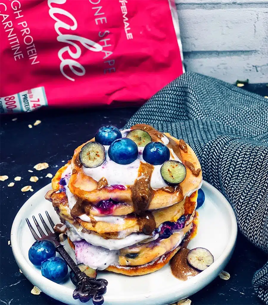 Pancake proteici con guarnizione